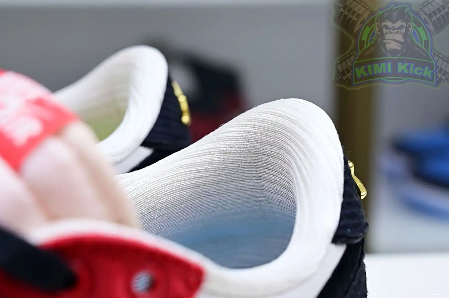 Jordan Room OG Kimikick x 1 Air Trophy Jordan Low “Away” 0701